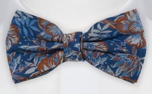 BLOSSOMING BLUE pajarita