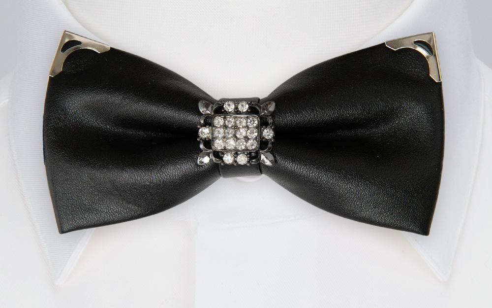 DIAMOND STUDDED BLACK pajarita atada